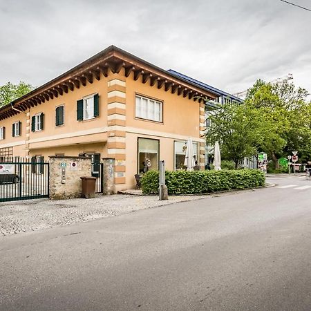 Blue Flat By Grazrentals Best Location & Free Parking Экстерьер фото