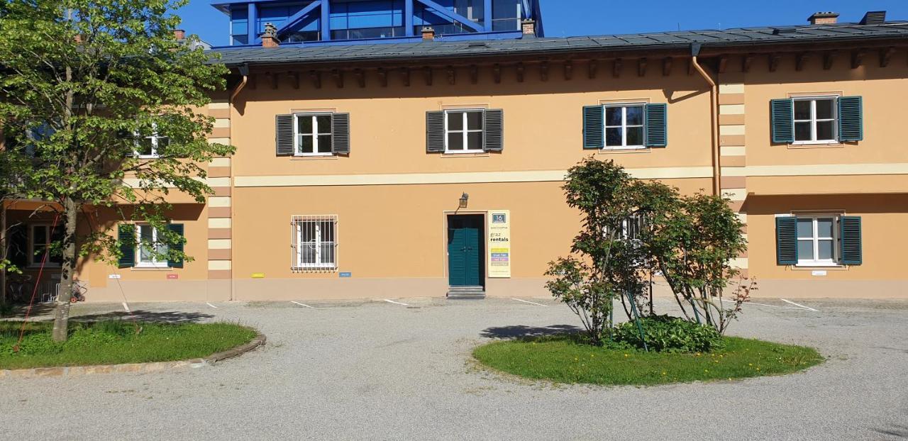 Blue Flat By Grazrentals Best Location & Free Parking Экстерьер фото